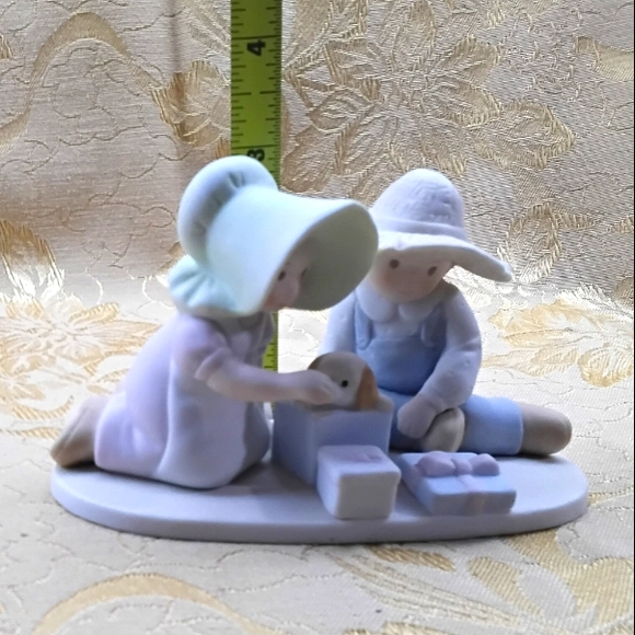 Vintage Homco, Circle of Friends 1990s, The Perfect Gift - Picture 7 of 7